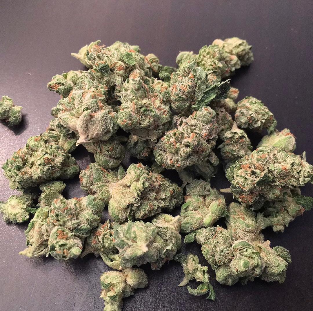 What Are The Best Ways That Can Help You In Finding the Best Cannabis Store