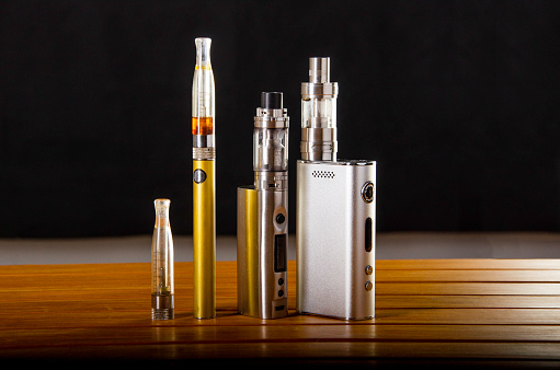 The Advantages and Disadvantages of Vaping Liquid