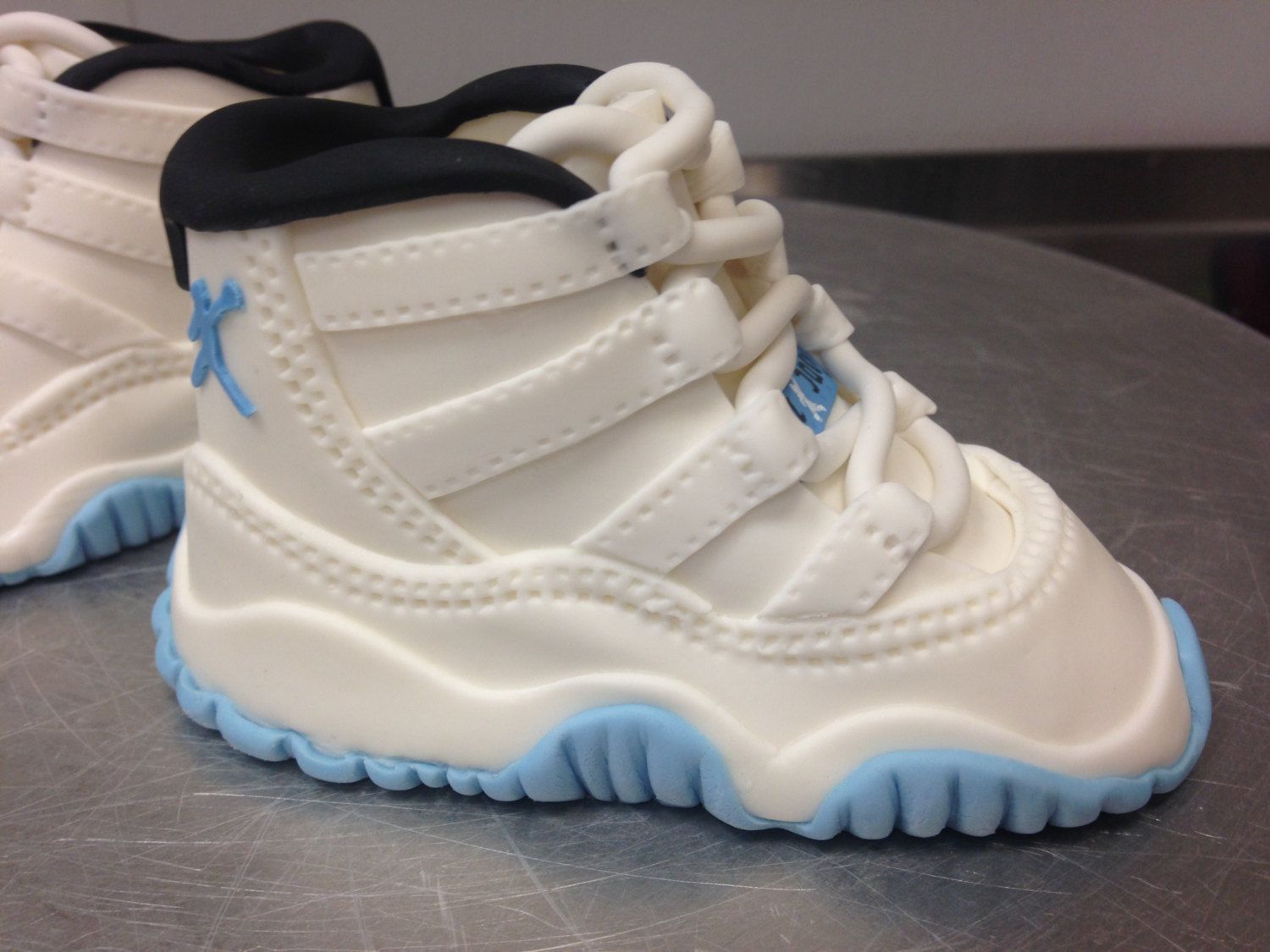 Few Precautions of buying Replica shoes