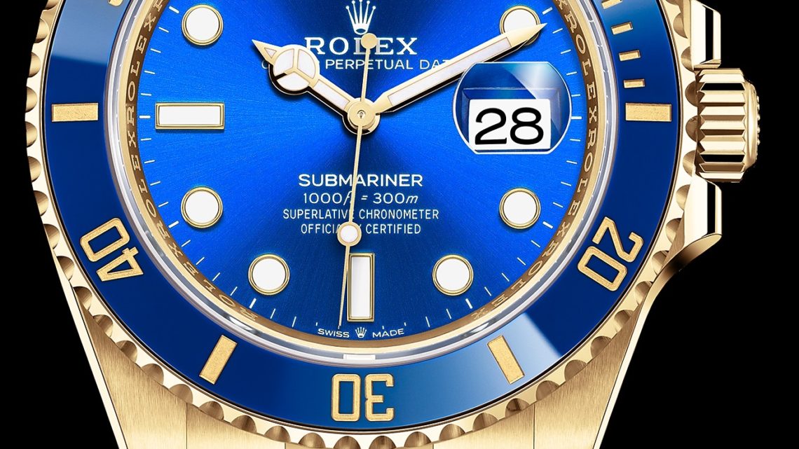 In the stores selling Rolex replicas, they work with the best materials