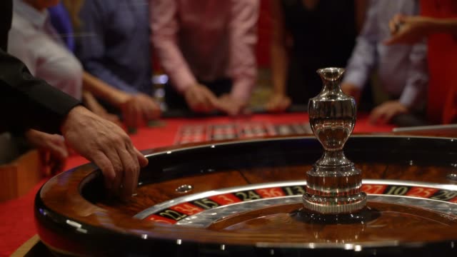 5 Tips To Help You Avoid Losing Money While Playing Slot Machines